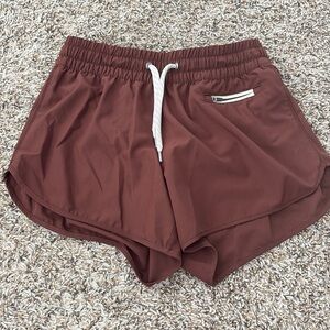Vuori Clementine Shorts 2.0 Mulberry 2.5” Size Small XS